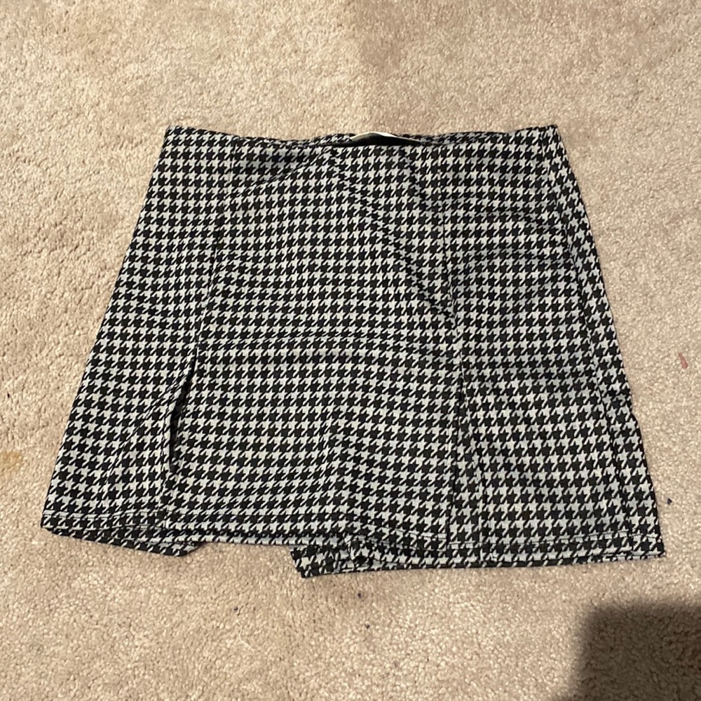 has shorts built in, never worn